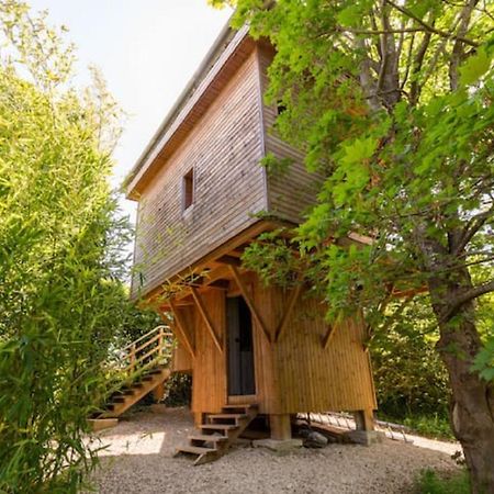 Cabane perchee Vert  Buitenkant foto