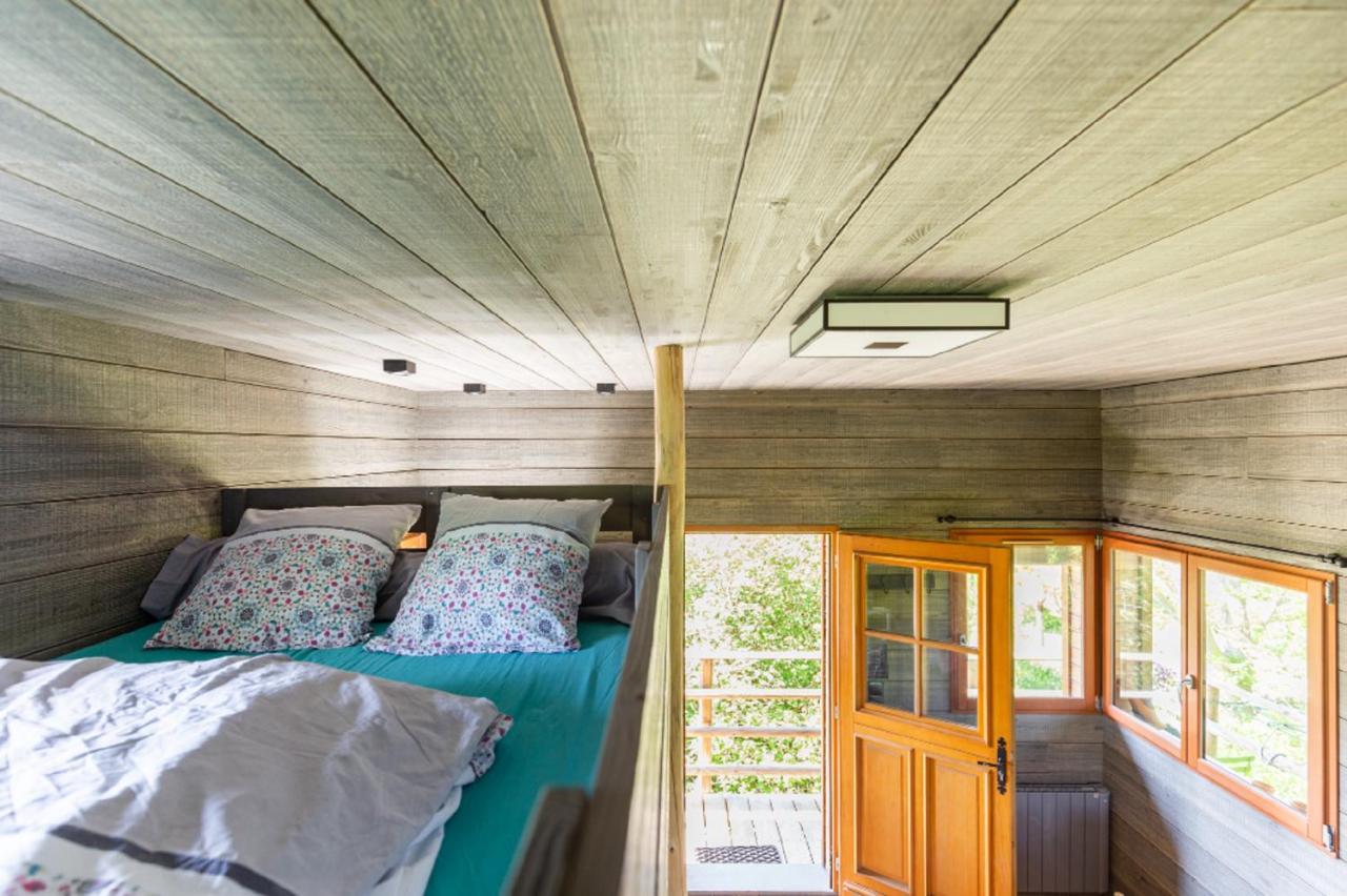 Cabane perchee Vert  Buitenkant foto